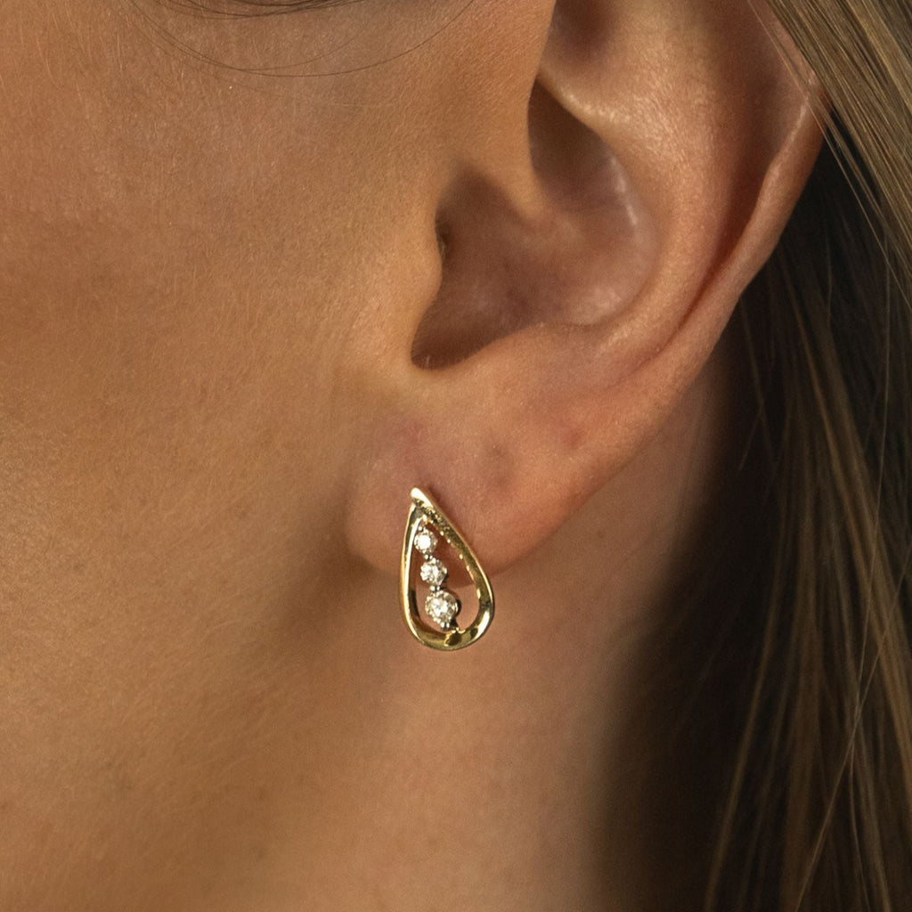 14 KARAT YELLOW GOLD DIAMOND DROP EARRINGS